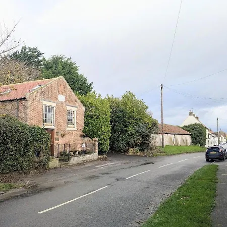 شقة The Cloisters, Muston Gristhorpe