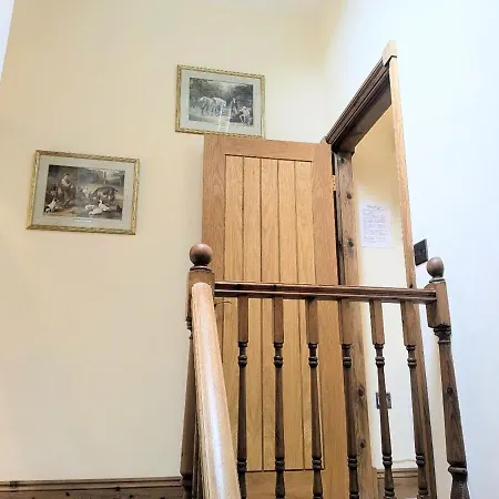 The Cloisters, Muston *