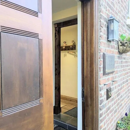 The Cloisters, Muston *