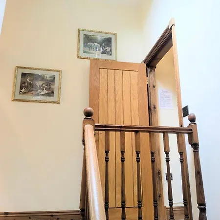 The Cloisters, Muston Apartment Gristhorpe